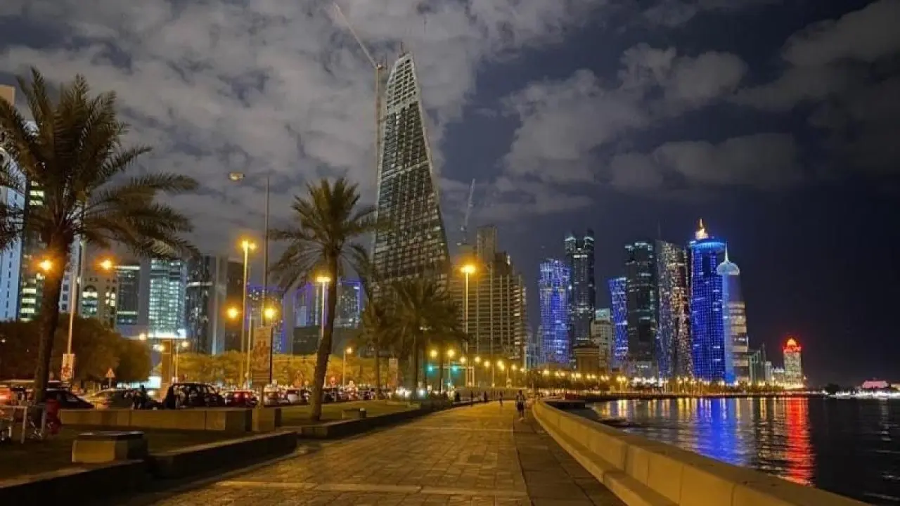 التوقعات تشير إلى سحب في الأفق الليلة على الساحل والبحر